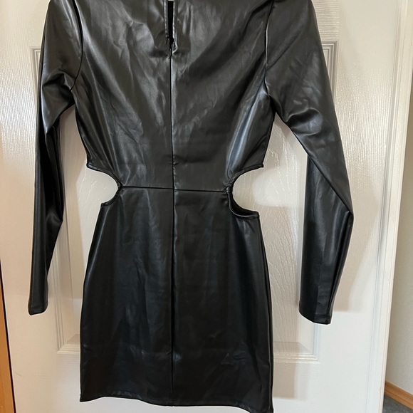 🔥🔥🔥Forever 21 Faux Leather Cutout Mini Dress SOLD OUT ONLINE - Picture 9 of 9